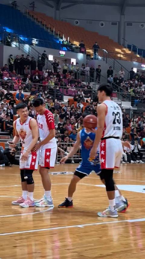 申花的防守